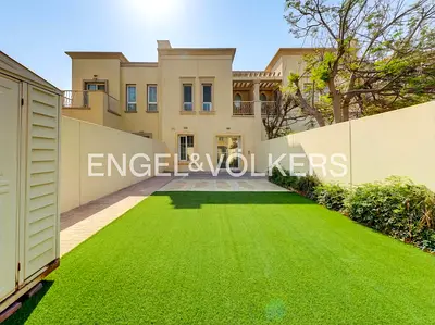 Luminous | Spacious Garden | Well Maintained