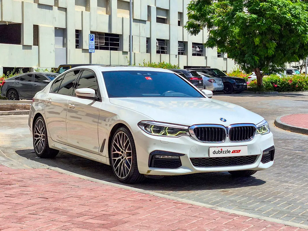 BMW 5-Series 2019 — photo 1 of 17