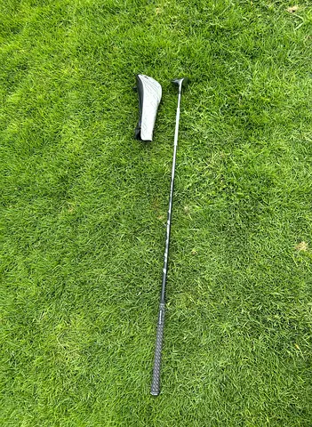 TaylorMade QI35 Max, 4 Rescue / Hybrid Golf Club (with original headcover)