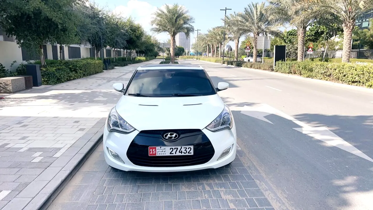 Hyundai Veloster 2016 — photo 1 of 9