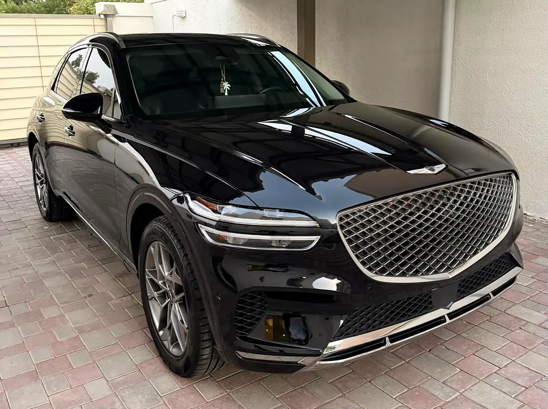 Genesis GV70 2023 — photo 1 of 13