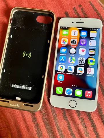 iPhone 7 with Battery Case - Good Working Condition