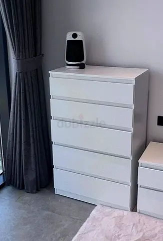 White 5-Drawer Chest of Drawers - Good Condition
