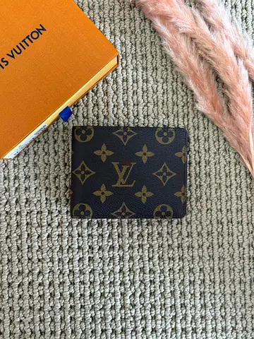 Monogram wallet