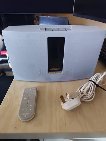 Bose SoundTouch White Wireless Speaker with Remote (Good Working Condition)