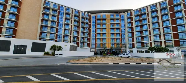 Large studio with Parking Celestia building with Balcony