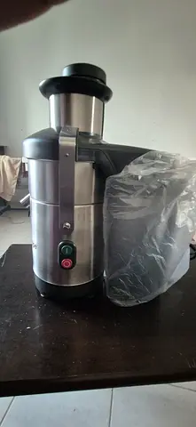 Centrifugal Juicer – Automatic J100Robot Coupe J100
