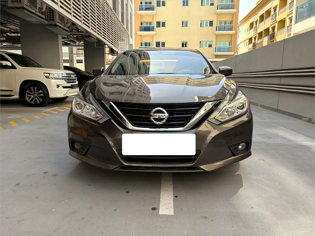 Nissan Altima 2017 — photo 1 of 19