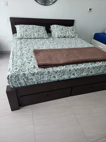 Free Dark Wood King Bed with Storage Drawers -Very Good Condition 1yr used from Pan Emirates 180x200