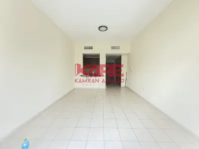 Close to Metro Spacious Studio