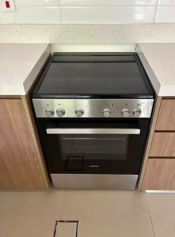 Used Siemens Electric Cooker with Ceramic Hob and Oven - Good Working Condition