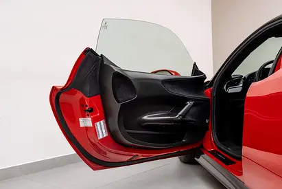 صورة مصغرة 8 لـ 2021 Ferrari SF90 STRADALE