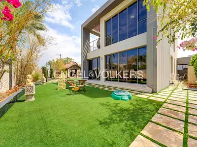 Corner Unit | Huge Plot | View Now