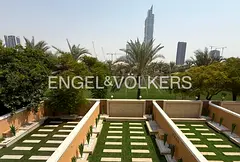 Fully Upgraded Townhouse | Park Backing | Vacant