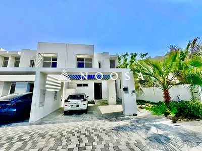 Upgraded | Single Row | Landscaped Garden