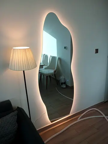 Full-length wavy LED backlit decorative mirror
