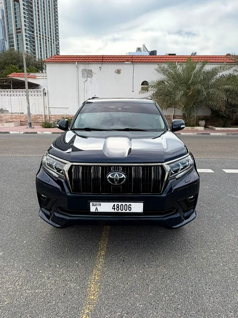 Toyota Prado 2022 — photo 1 of 14