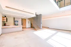 Duplex | Private Roof Terrace | Prime Location
