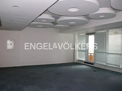 Premium Location I Ready to Move I Balcony
