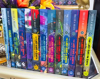 The Last Kids on Earth book series (12 novels +1 graphic novel) - Complete set