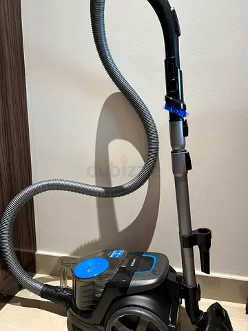 PHILIPS PowerCyclone 5 PowerPro 1800W Compact Bagless Vacuum Cleaner