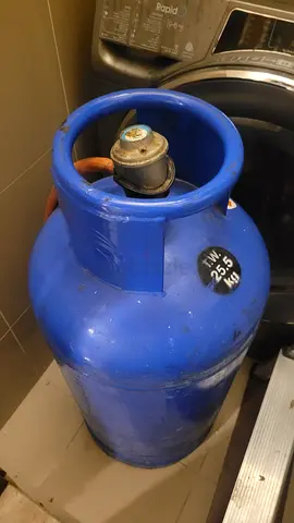 25.5 kg Blue LPG ADNOC Gas Cylinder with Regulator (Used)