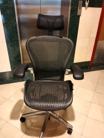 Herman Miller Areon chair size B and C available for selling