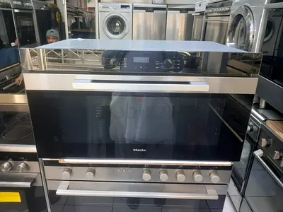 Miele built in oven 90cm black