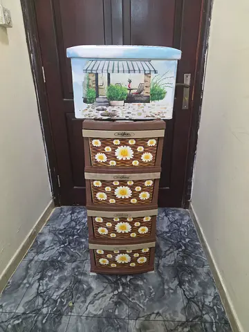 4 layer drawers very good condition