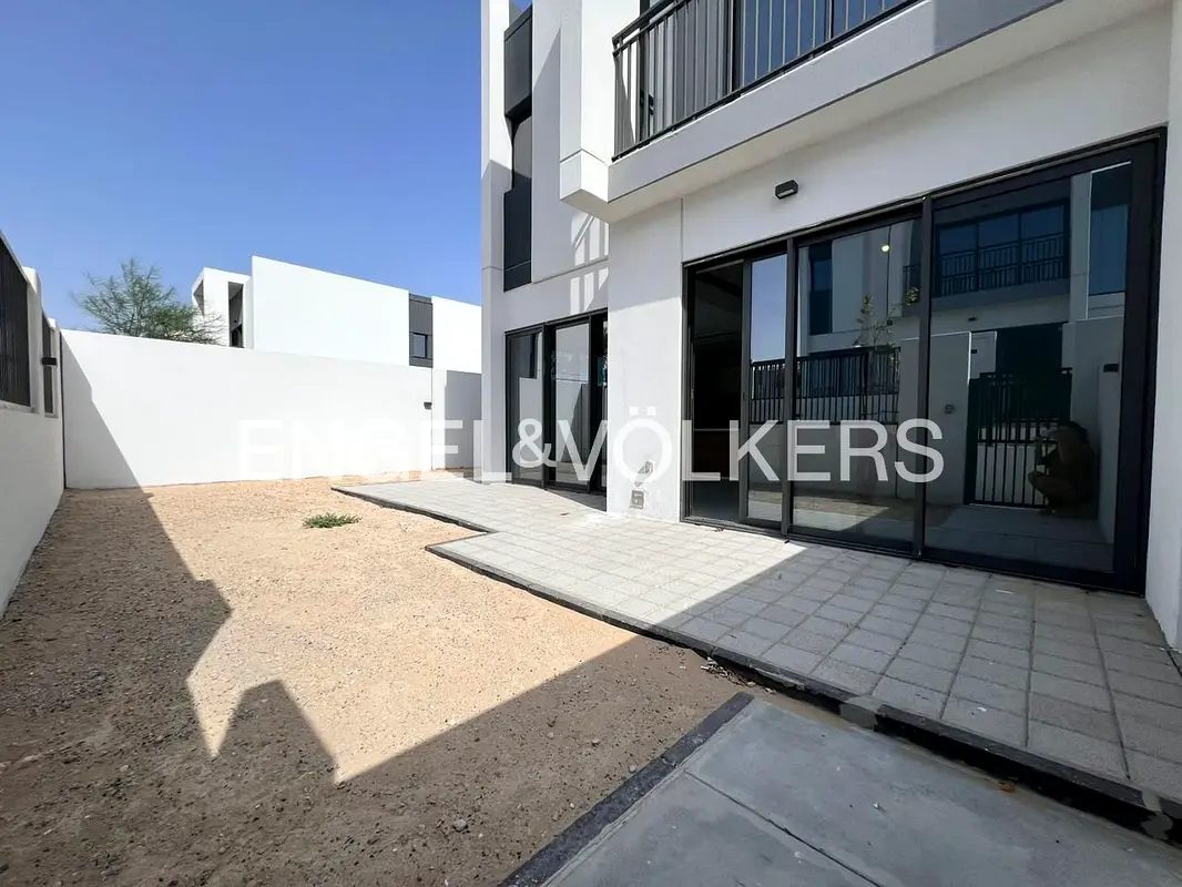 Single Row | Private Garden | Family Friendly