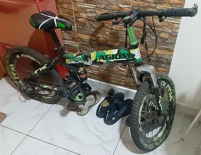 Foldable Bicycle with Gears - not used, needs servicing and Tyre replacement