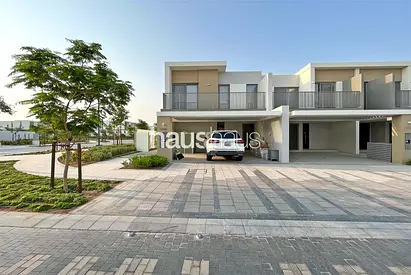 4 + Maids | Available Now | Landscaped
