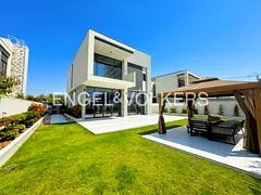 Vacant | Near Park | Single Row | Unfurnished