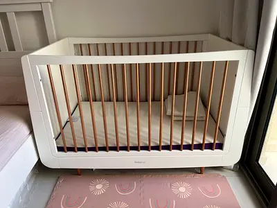 Snuzkot baby crib for sale - Immaculate condition