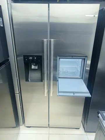 Bosch Series 8 High-End Side by Side Refrigerator – Water  Ice Feature