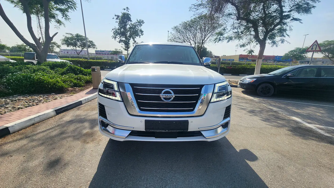 Nissan Patrol 2020 — photo 1 of 12