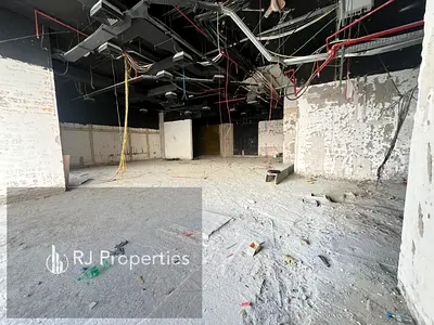 45days free luxury shop very prime lecation business area ready to move only jest 395k