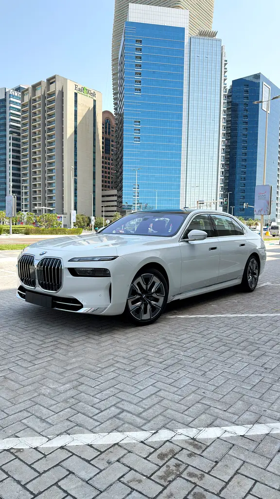 BMW 7-Series 2026 — photo 1 of 20