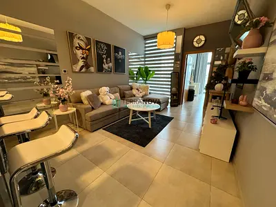 Vacant | Pool View | Fully Furnished
