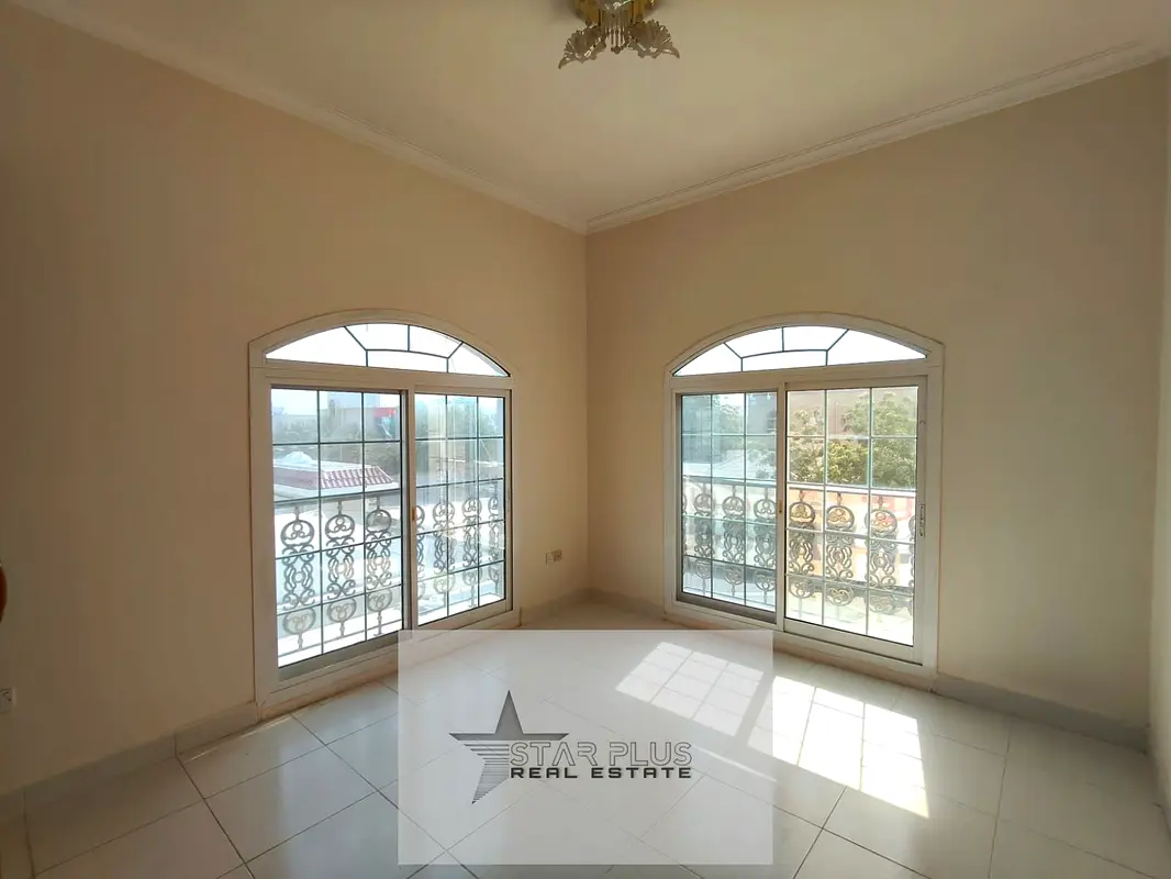 PRIVATE ENTRANCE VILLA 4 BEDROOM WITH MAID ROOM BIG SIZE READY TO MOVE