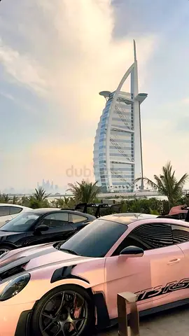 *Starting from 500 AED* Dubai Tour Guide + Luxury Car Experience Photoshoot