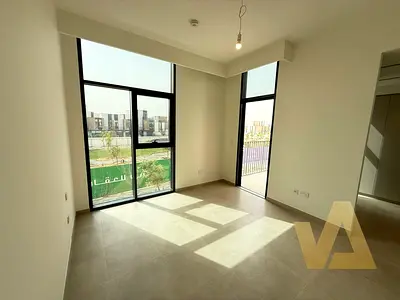 SINGLE ROW | PARK AND GARDEN VIEWS | PRIVATE TERRACE