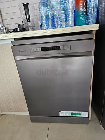 Hisense freestanding dishwasher - good working condition