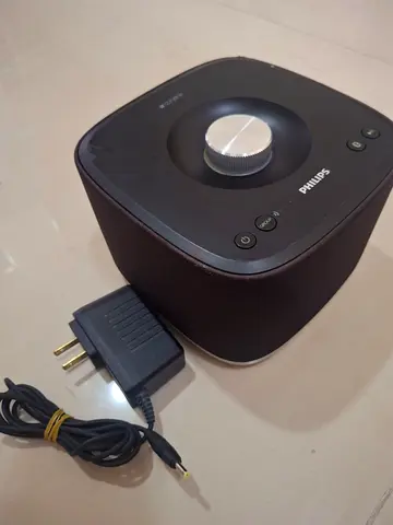 Philips BM5B Izzy Wireless Multiroom Speaker in black.
