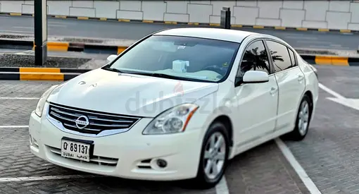 Nissan Altima – Pearl White 2012