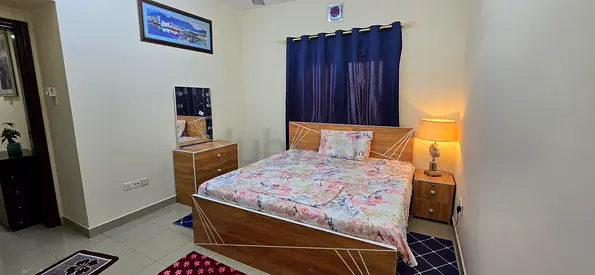 ONLY  F0R COUPLE BED  ROOM READY TO MOVE AVAILABLE NOW,  NEAT AND CLEN FAMILY BUILDING   APARMEANT