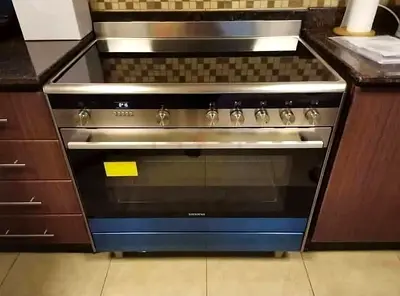 Siemens IQ700 Electric cooker 90 by 60cm Latest model