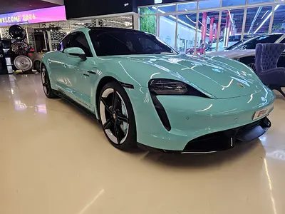 صورة 4 لـ 2021 Porsche TAYCAN