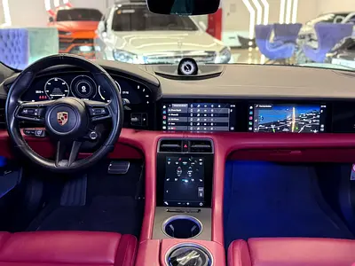 صورة 9 لـ 2021 Porsche TAYCAN