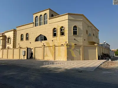 فيلا كورنر للبيع بالمويهات 3 | مساحة 8000 قدم | طابقين + روف | 4 شقق مستقلة | 12 غرفة ماستر | مناسبة لـ4 عائلات | بسعر 3 مليون قابل للتفاوض